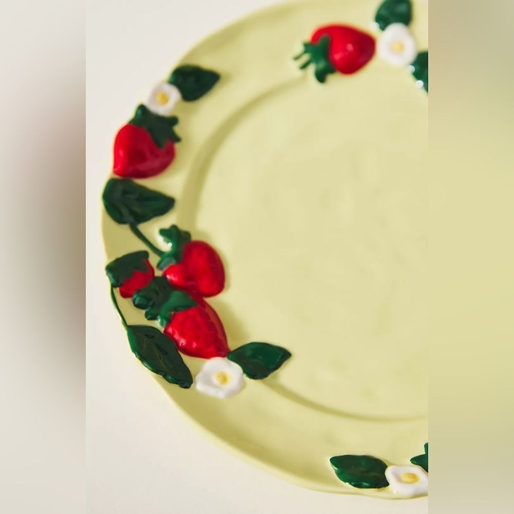 ❤️NWT Anthropologie Strawberry Design Dessert Plate - Picture 4 of 5